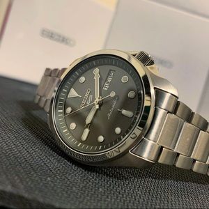 Seiko 5 Sports - SRPE51